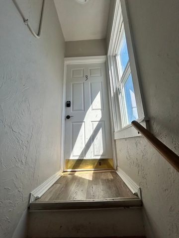 35 Newcomb Pl 3, Taunton, MA 02780