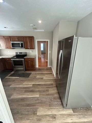 35 Newcomb Pl 3, Taunton, MA 02780