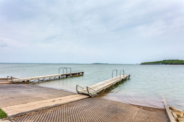 504 S Kirby Street, Pilot Point, TX 76258