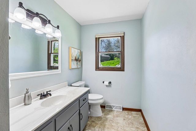 1625 Trails End, Marshall, WI 53559