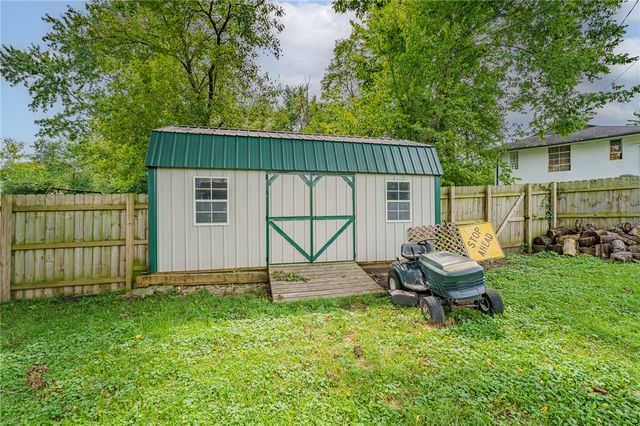 16 Springway Drive, Dayton, OH 45415