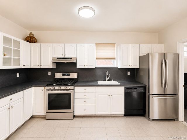 1374 Hobart Avenue, Bronx, NY 10461