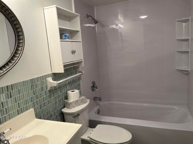 1224 S Peninsula Dr Apt 322, Daytona Beach, FL 32118