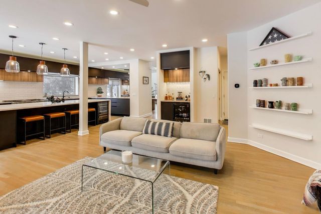 70 Spencer Court, Deerfield, IL 60015