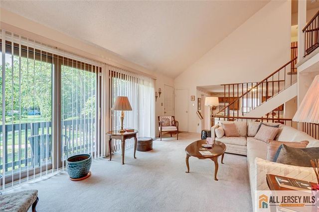 117 Kingsberry Drive, Franklin, NJ 08873