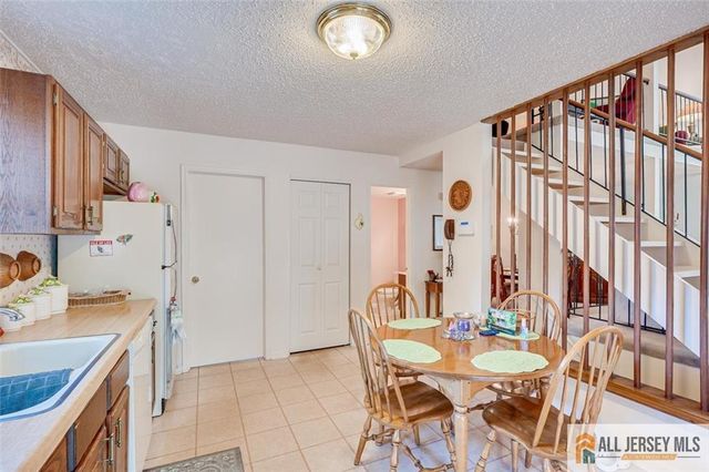 117 Kingsberry Drive, Franklin, NJ 08873