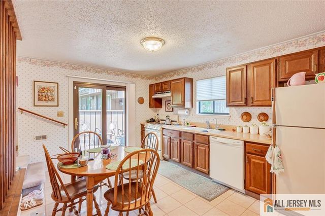 117 Kingsberry Drive, Franklin, NJ 08873