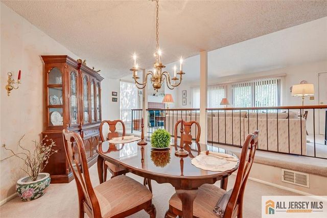 117 Kingsberry Drive, Franklin, NJ 08873