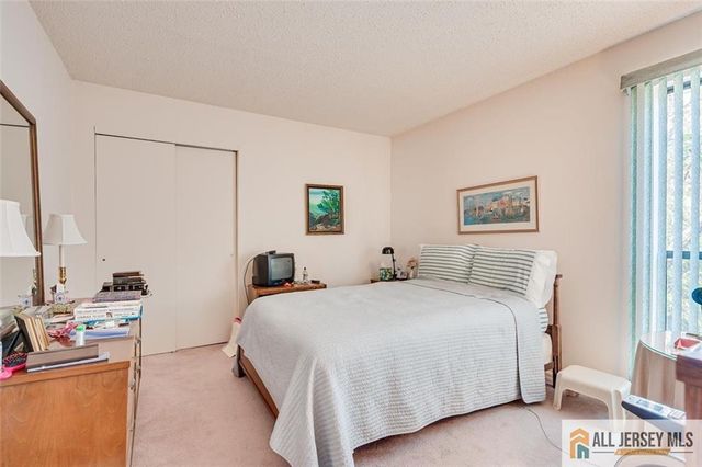 117 Kingsberry Drive, Franklin, NJ 08873