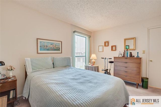 117 Kingsberry Drive, Franklin, NJ 08873
