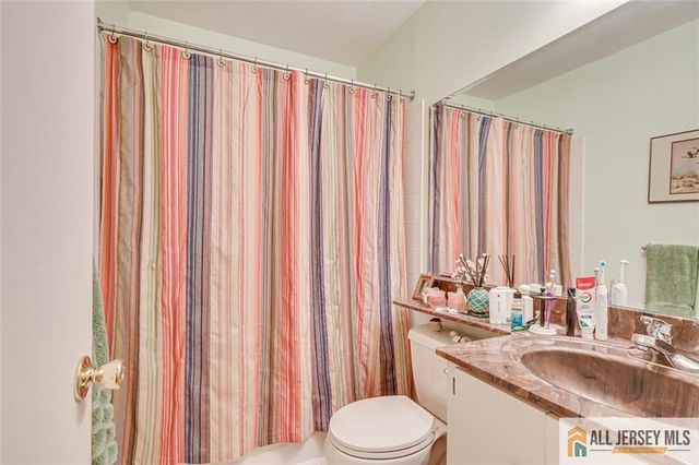 117 Kingsberry Drive, Franklin, NJ 08873