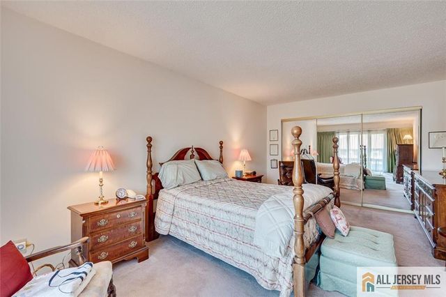 117 Kingsberry Drive, Franklin, NJ 08873