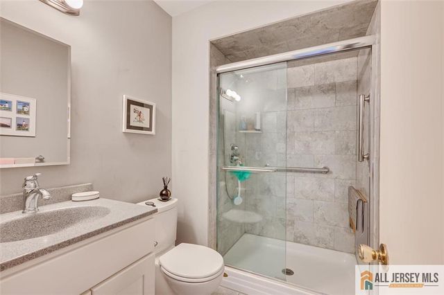 117 Kingsberry Drive, Franklin, NJ 08873