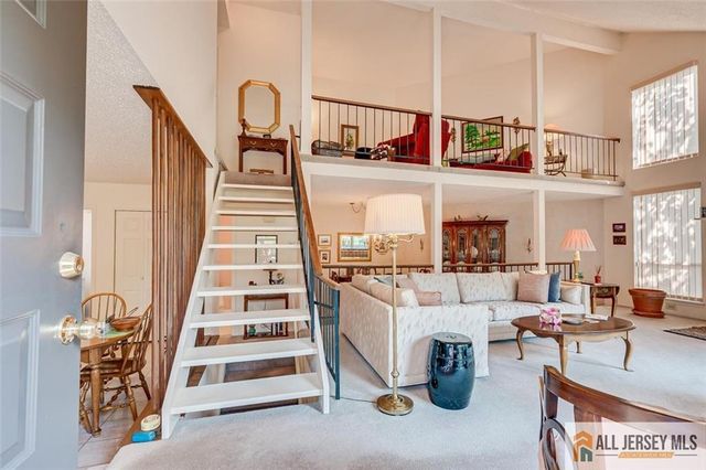 117 Kingsberry Drive, Franklin, NJ 08873