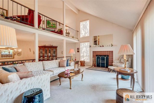 117 Kingsberry Drive, Franklin, NJ 08873