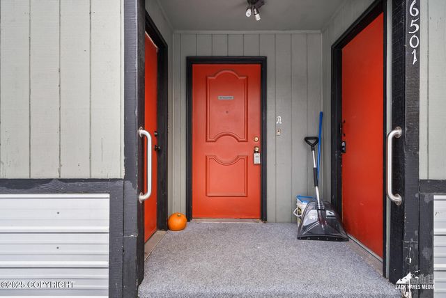 6501 Donna, Anchorage, AK 99504