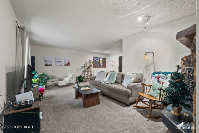 6501 Donna, Anchorage, AK 99504