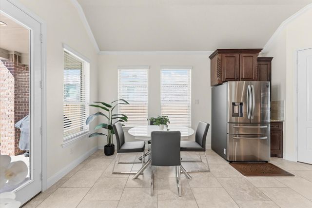 95 Lindenberry Circle, The Woodlands, TX 77389