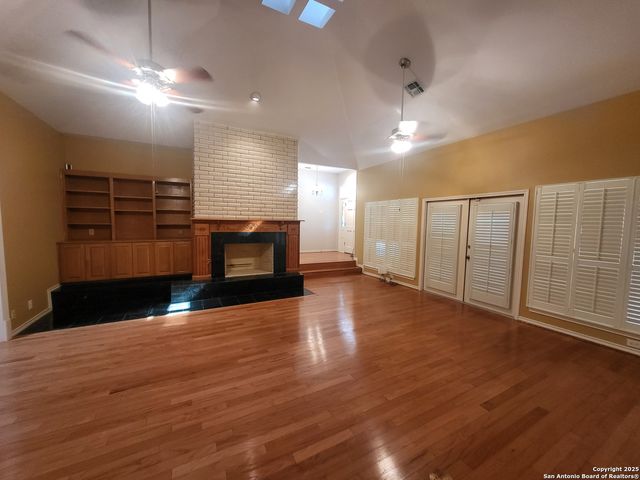 6024 Shady Crk, Windcrest, TX 78239
