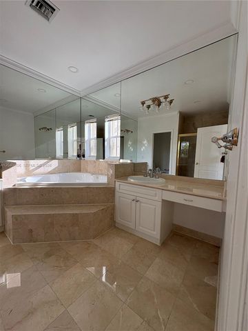 18410 NE 30th Ave 18410, Aventura, FL 33160