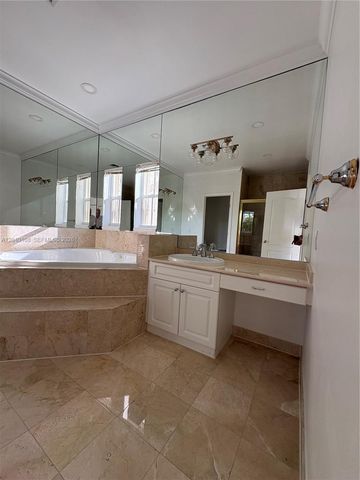 18410 NE 30th Ave 18410, Aventura, FL 33160