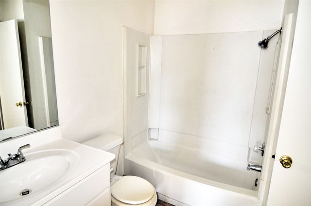 9419 Olde Towne Row, Dallas, TX 75227