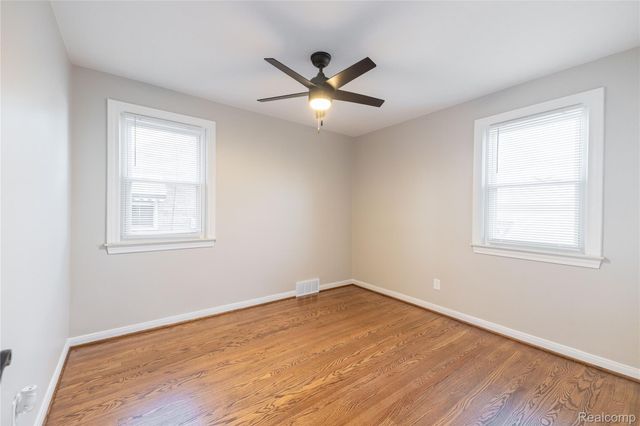 9255 Hubert Avenue, Allen Park, MI 48101