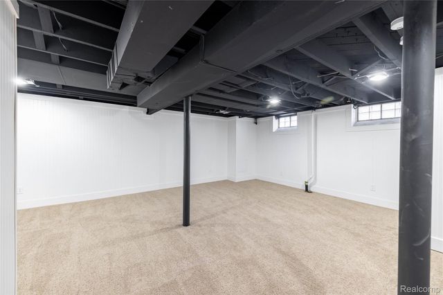 9255 Hubert Avenue, Allen Park, MI 48101