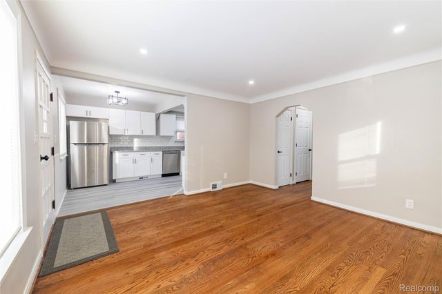 9255 Hubert Avenue, Allen Park, MI 48101