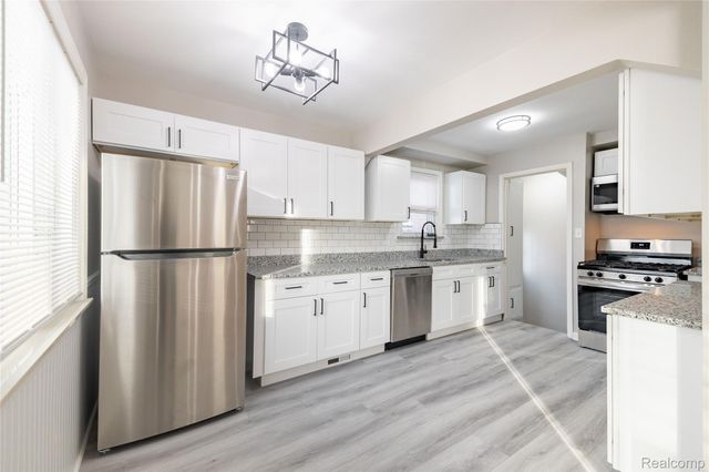 9255 Hubert Avenue, Allen Park, MI 48101