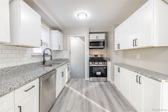 9255 Hubert Avenue, Allen Park, MI 48101