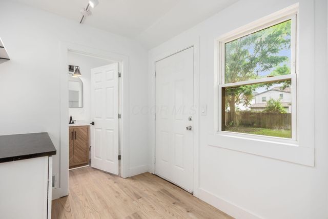 35 Meek Avenue, Columbus, OH 43222