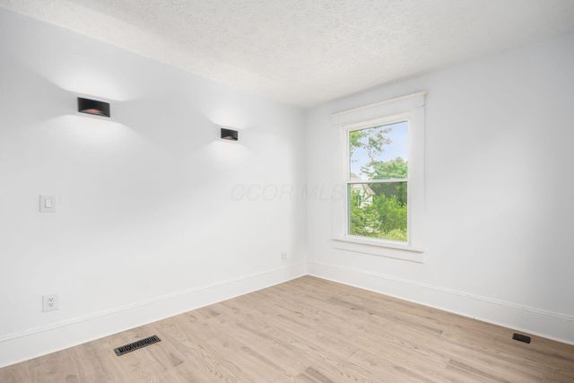 35 Meek Avenue, Columbus, OH 43222