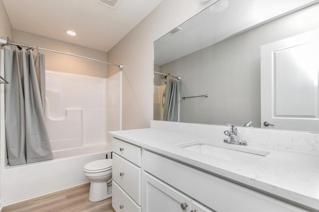 265 Amberwood Drive, Pleasant Hill, IA 50327