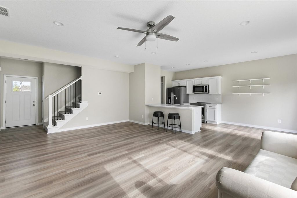 265 Amberwood Drive, Pleasant Hill, IA 50327