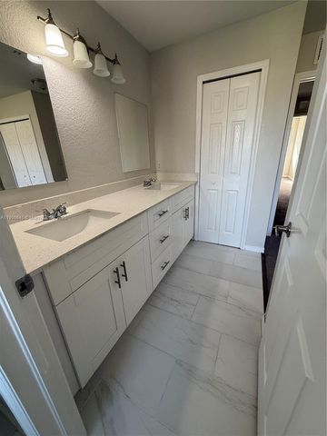 20439 NW 15th Ave 9, Miami Gardens, FL 33169