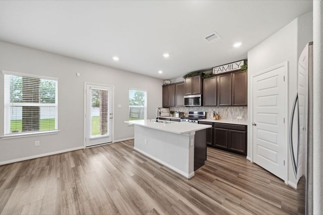 1812 Kingsford Prairie Court, Pearland, TX 77089
