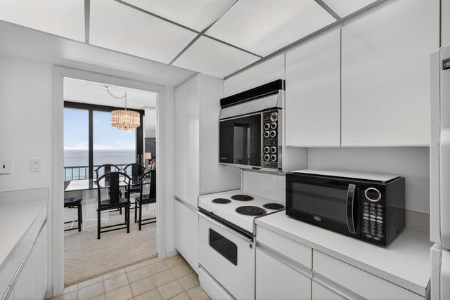 5510 N Ocean Drive 24a, Singer Island, FL 33404