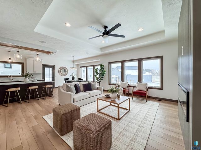 8320 E Sheridan Cir Circle, Sioux Falls, SD 57110