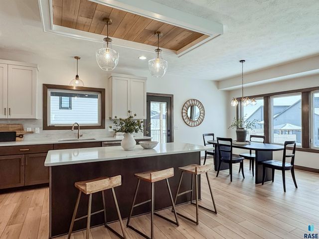 8320 E Sheridan Cir Circle, Sioux Falls, SD 57110