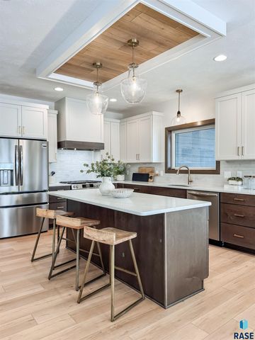 8320 E Sheridan Cir Circle, Sioux Falls, SD 57110