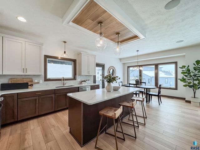 8320 E Sheridan Cir Circle, Sioux Falls, SD 57110