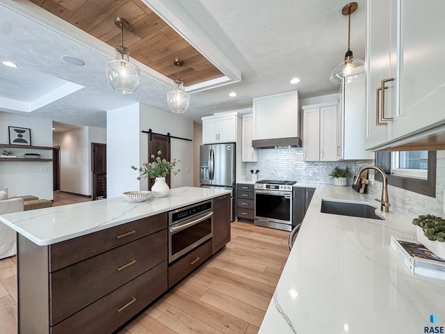 8320 E Sheridan Cir Circle, Sioux Falls, SD 57110