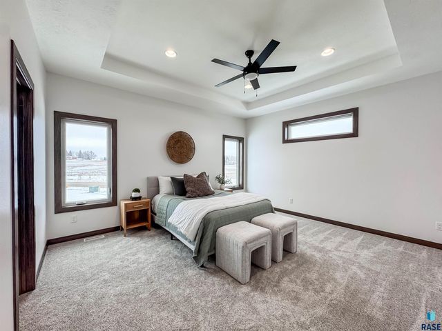 8320 E Sheridan Cir Circle, Sioux Falls, SD 57110