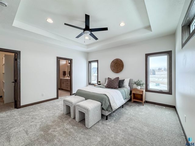 8320 E Sheridan Cir Circle, Sioux Falls, SD 57110