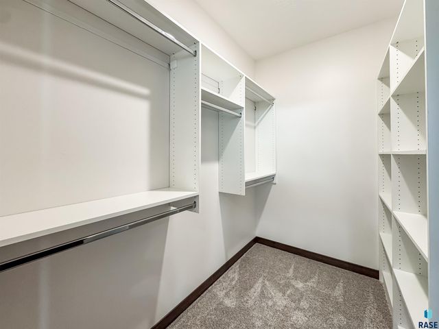 8320 E Sheridan Cir Circle, Sioux Falls, SD 57110