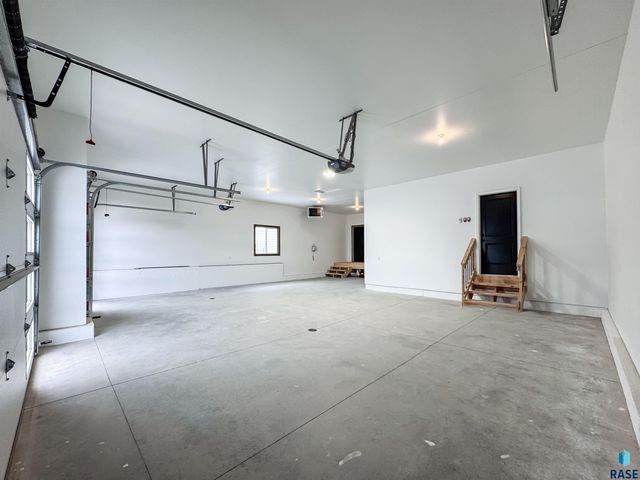 8320 E Sheridan Cir Circle, Sioux Falls, SD 57110