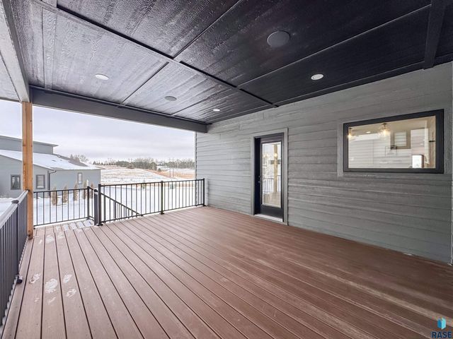 8320 E Sheridan Cir Circle, Sioux Falls, SD 57110