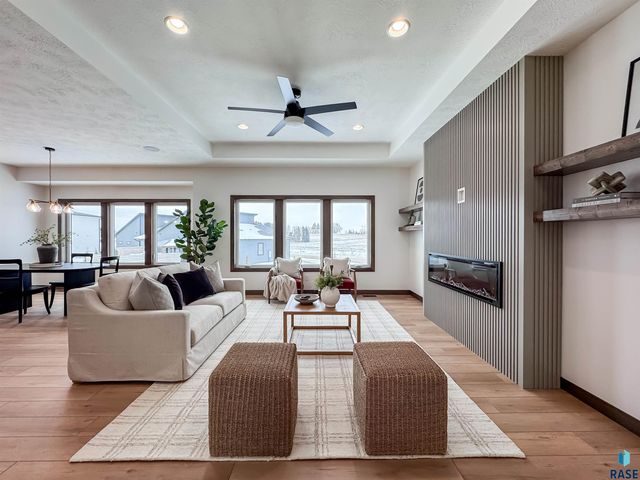 8320 E Sheridan Cir Circle, Sioux Falls, SD 57110