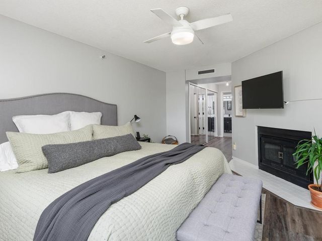 14401 Atrium Way 136, Minnetonka, MN 55345